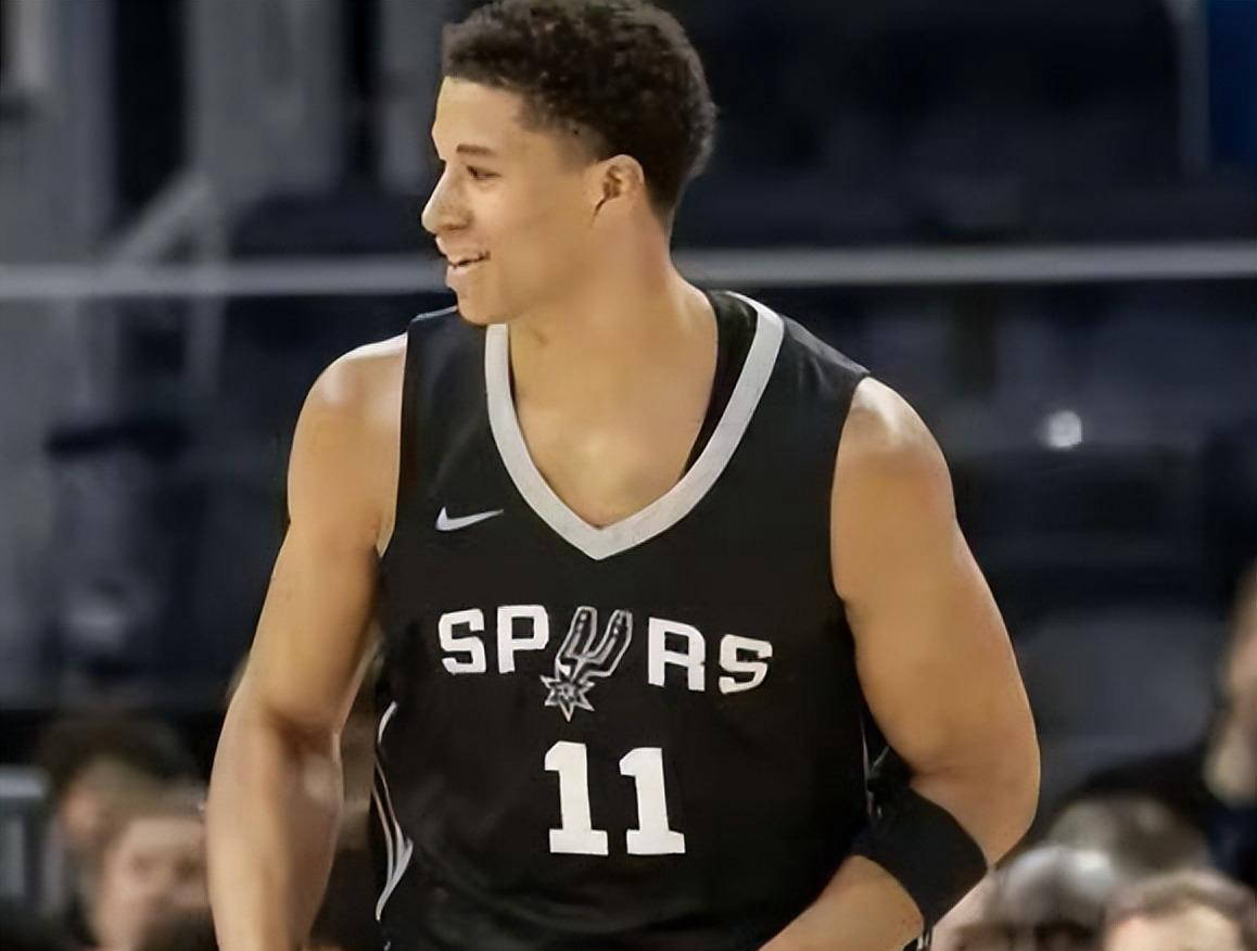 包含NBA夏联-勇士不敌热火广东旧将27+13湖人胜马刺的词条