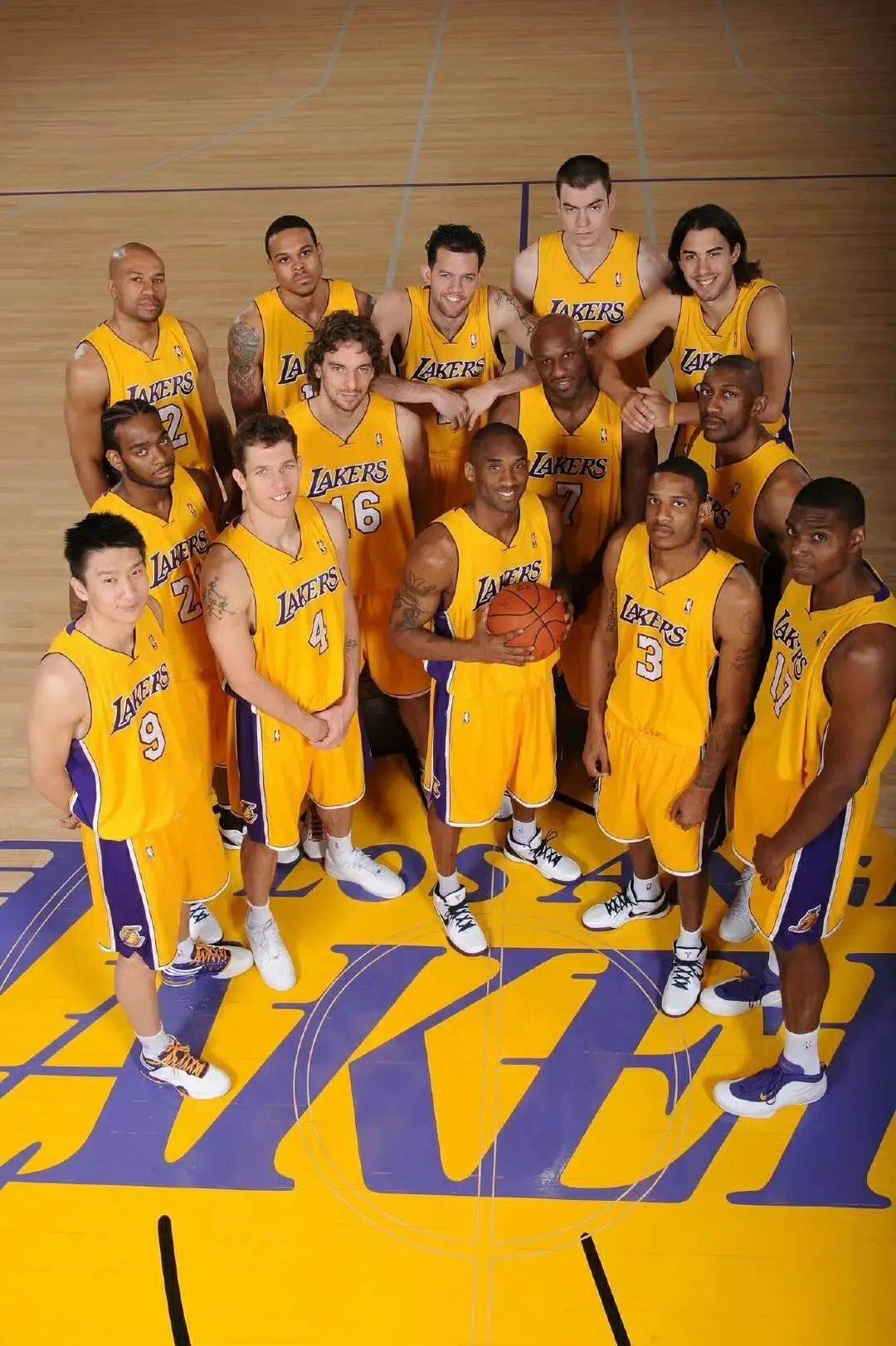 科比的名人堂引荐人是乔丹，那詹姆斯会是谁？NBA仅4人够格