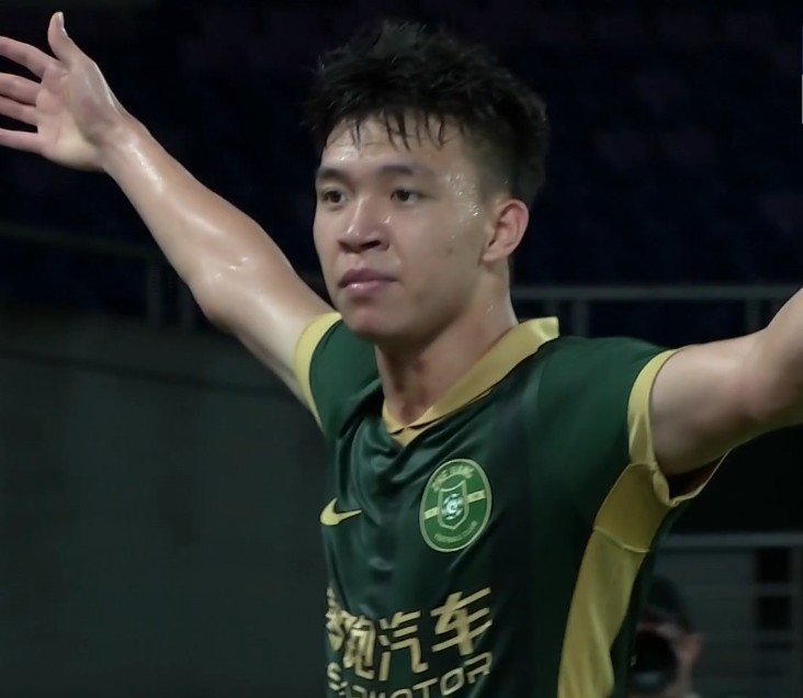 身价暴涨后，王钰栋当选中超5月最佳球员4场比赛打入4球